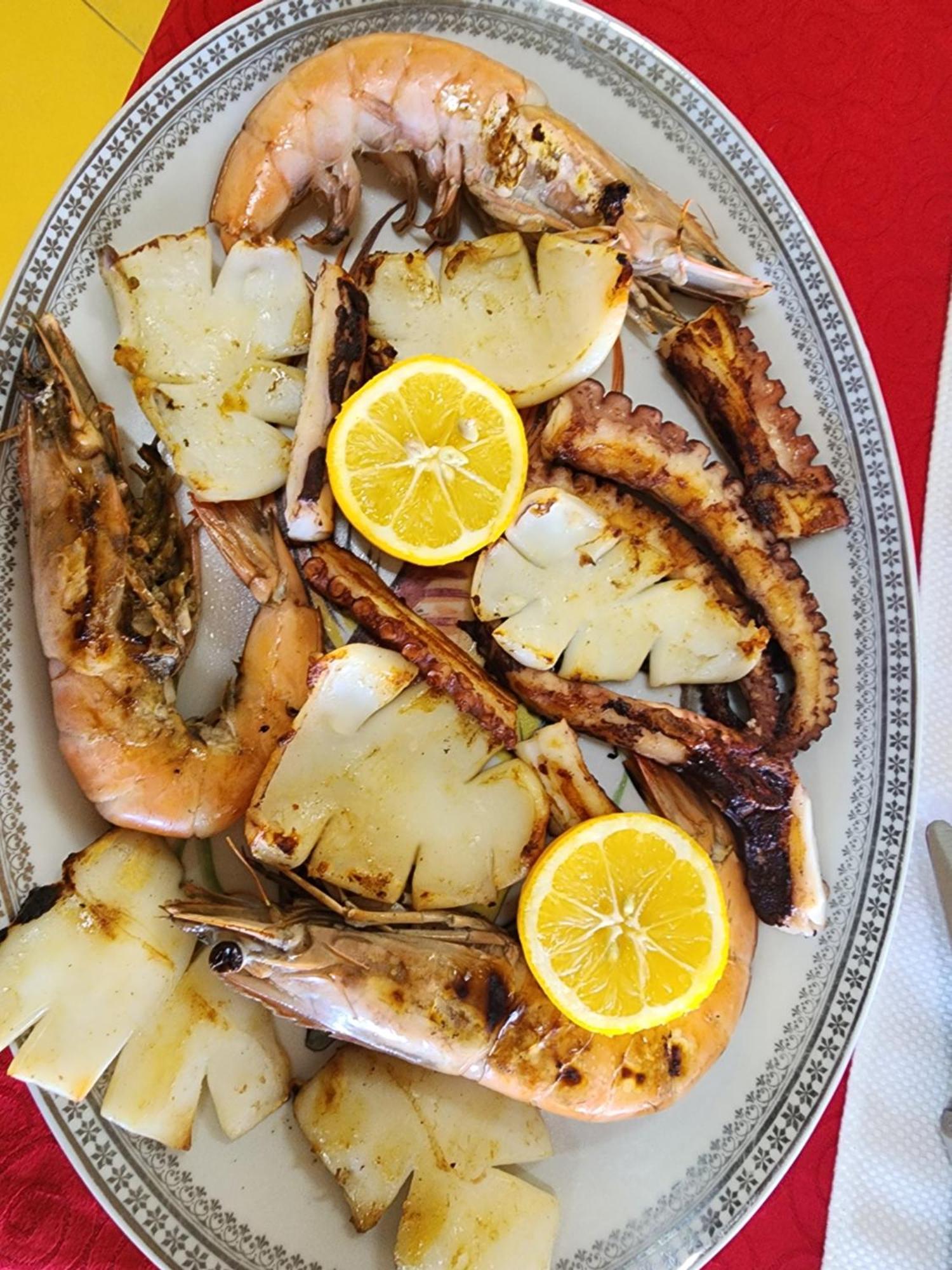 Hotel Restorant Genti Peshkatari 오리쿰 외부 사진